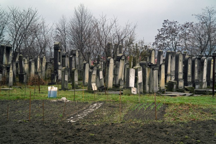 Itcani New Jewish Cemetery