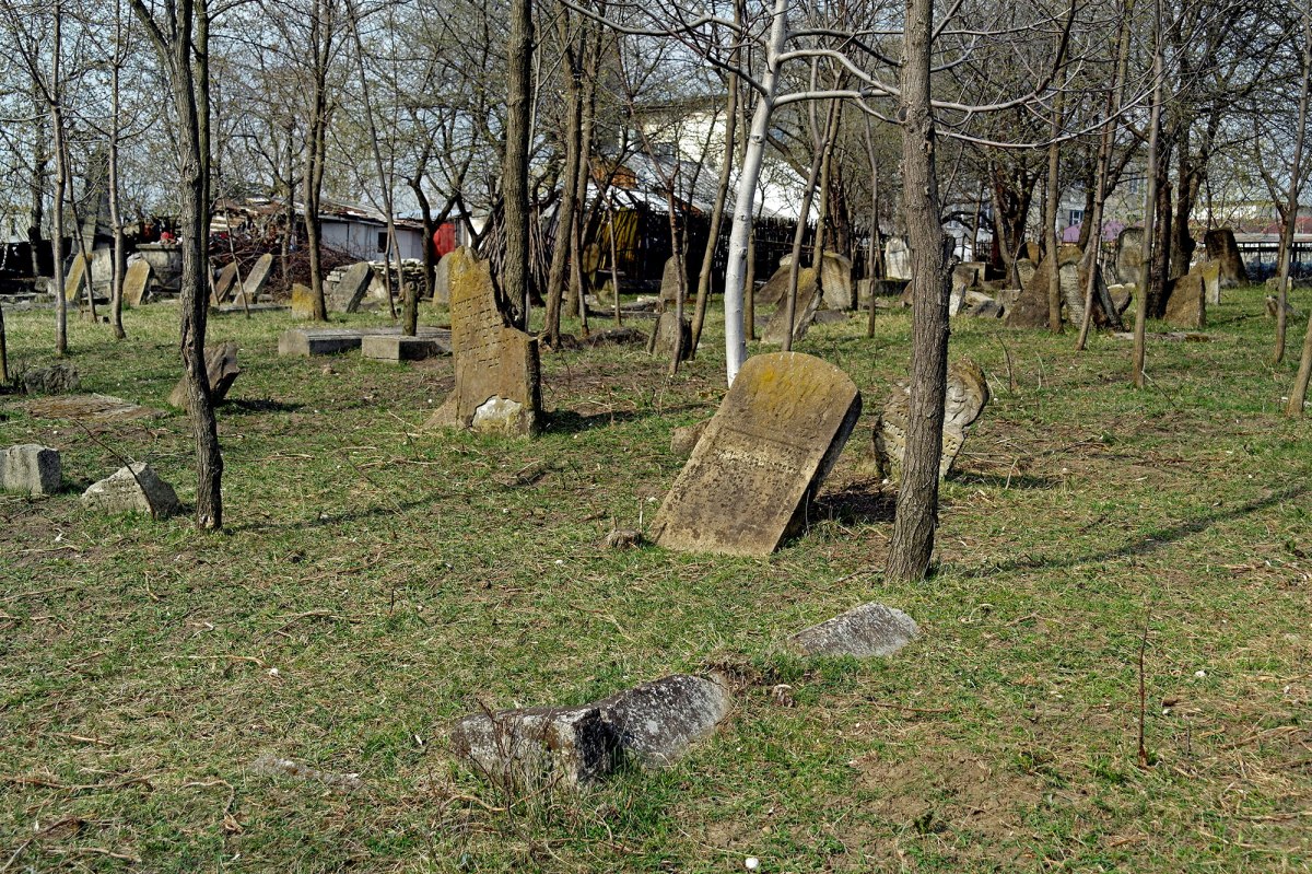 Dorohoi - Old Jewish Cemetery