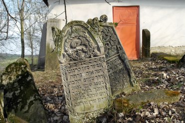 Bucecea - Jewish cemetery