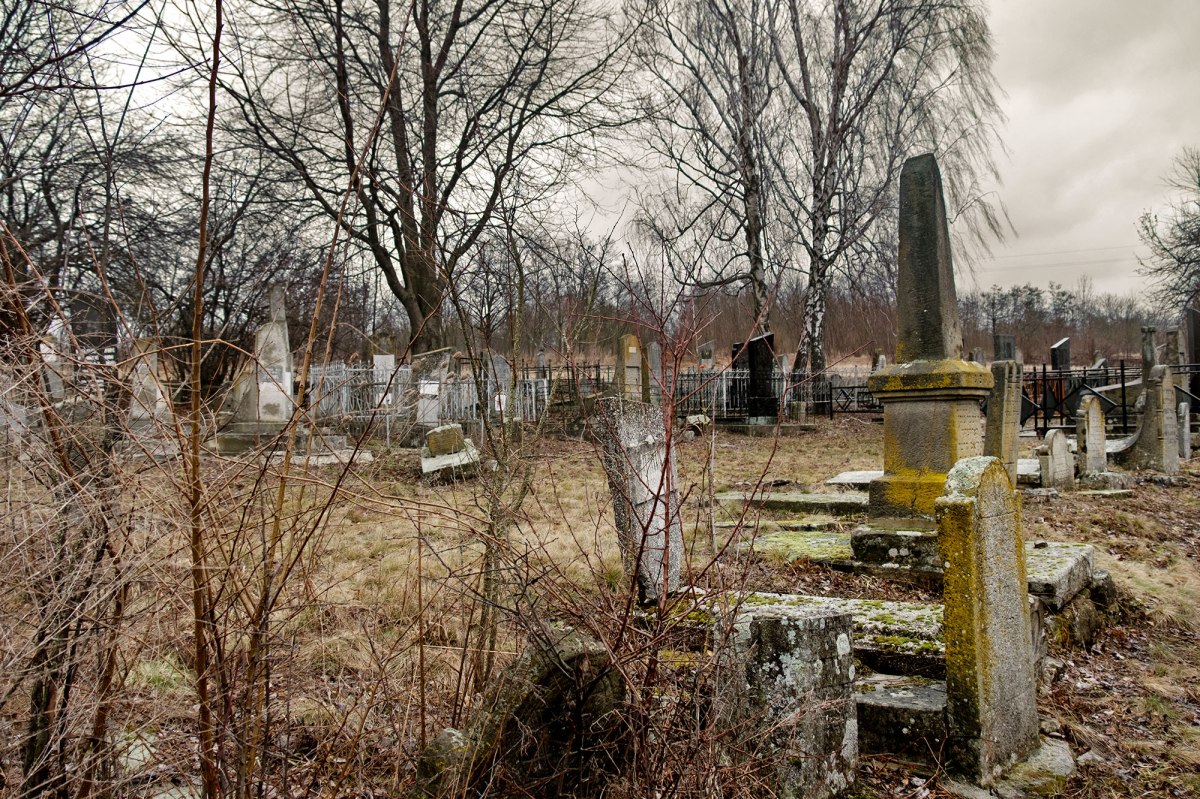 Luchynets Jewish cemetery